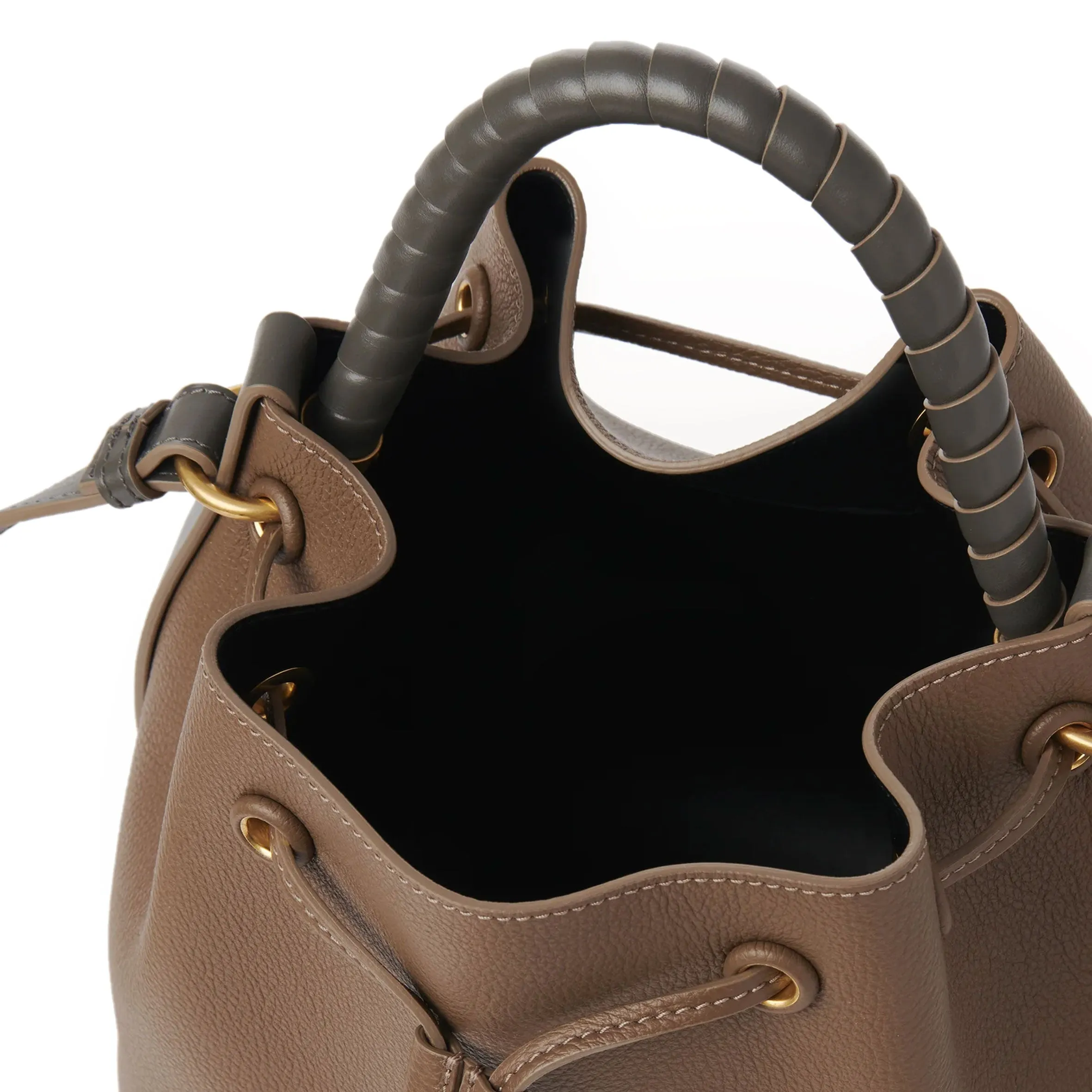 Chloe Marcie Bucket, Dark Nut